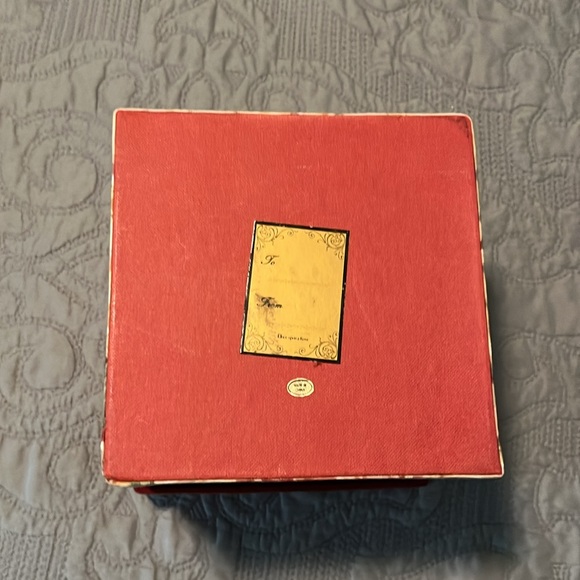 Once Upon a Rose Floral Fabric-Lined Storage Box - Picture 8 of 10